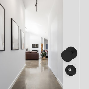 veiligheidsrozet_rond_aluminium_zwart_sfeer