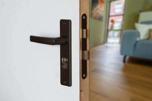 zwarte_deurklink_met_slot_compleet_met_cilinderslot_per_set