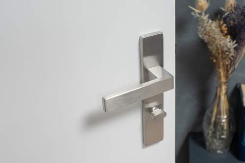 2_Lavuzo_ImperioRVSVierkantSchildHoog