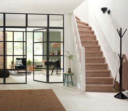 Traprenovatie_volledigetraplichteikenmetlichteikenstootbord